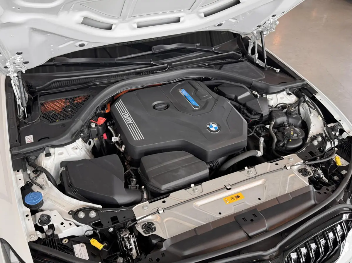 320eA 150kW PHEV Touring