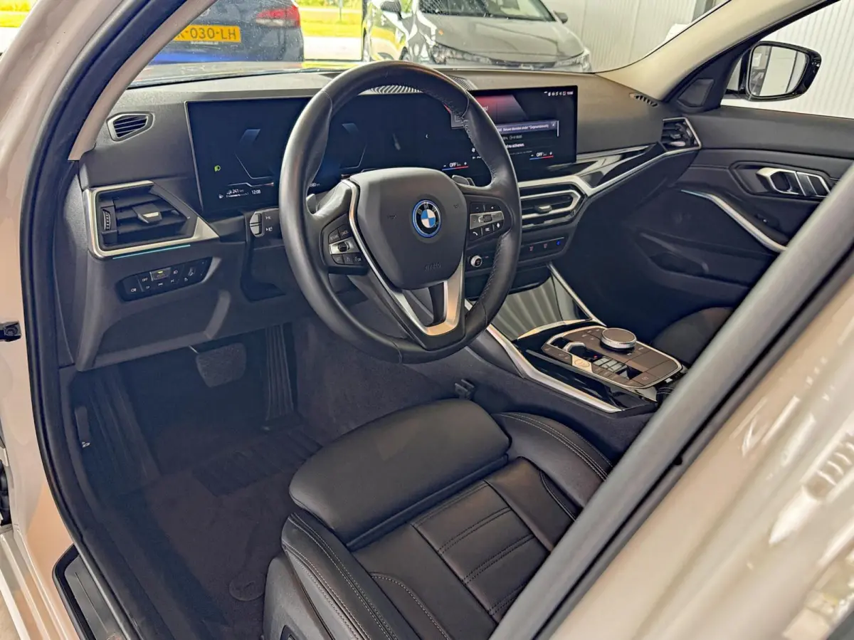 320eA 150kW PHEV Touring
