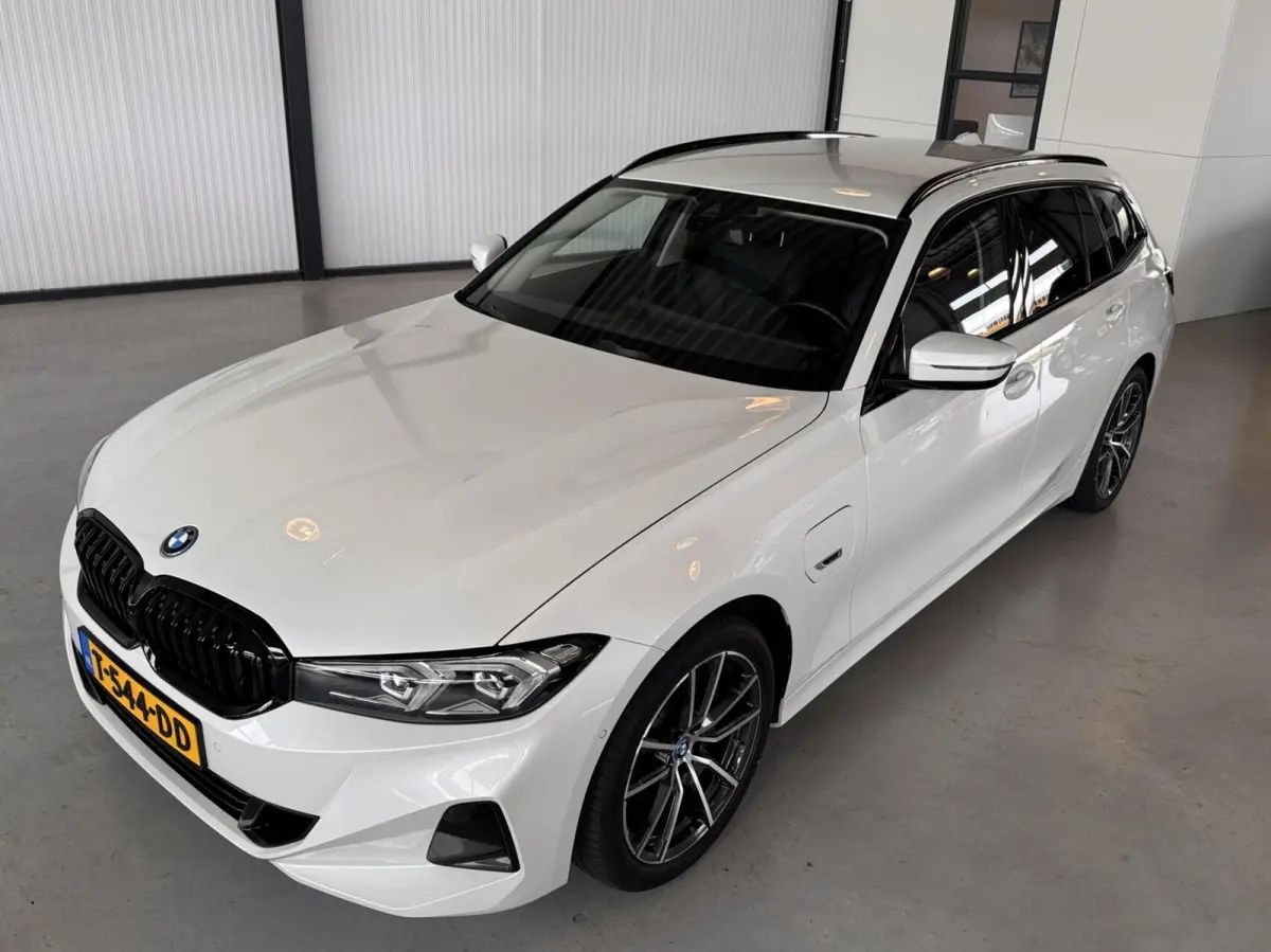 320eA 150kW PHEV Touring