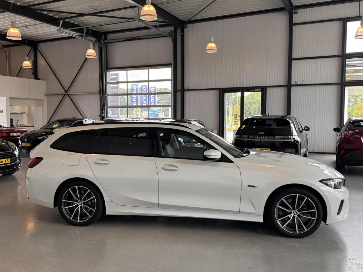 320eA 150kW PHEV Touring
