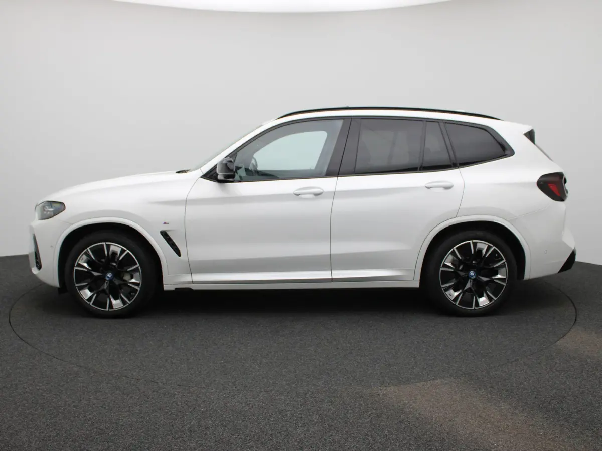 High Executive 80 kWh | M-PAKKET |  PANO-SCHUIFDAK | HEAD-UP | SHADOWLINE | TREKHAAK | HARMAN KARDON | STUURVERWARMING
