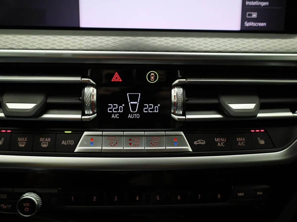 High Executive 80 kWh | M-PAKKET |  PANO-SCHUIFDAK | HEAD-UP | SHADOWLINE | TREKHAAK | HARMAN KARDON | STUURVERWARMING