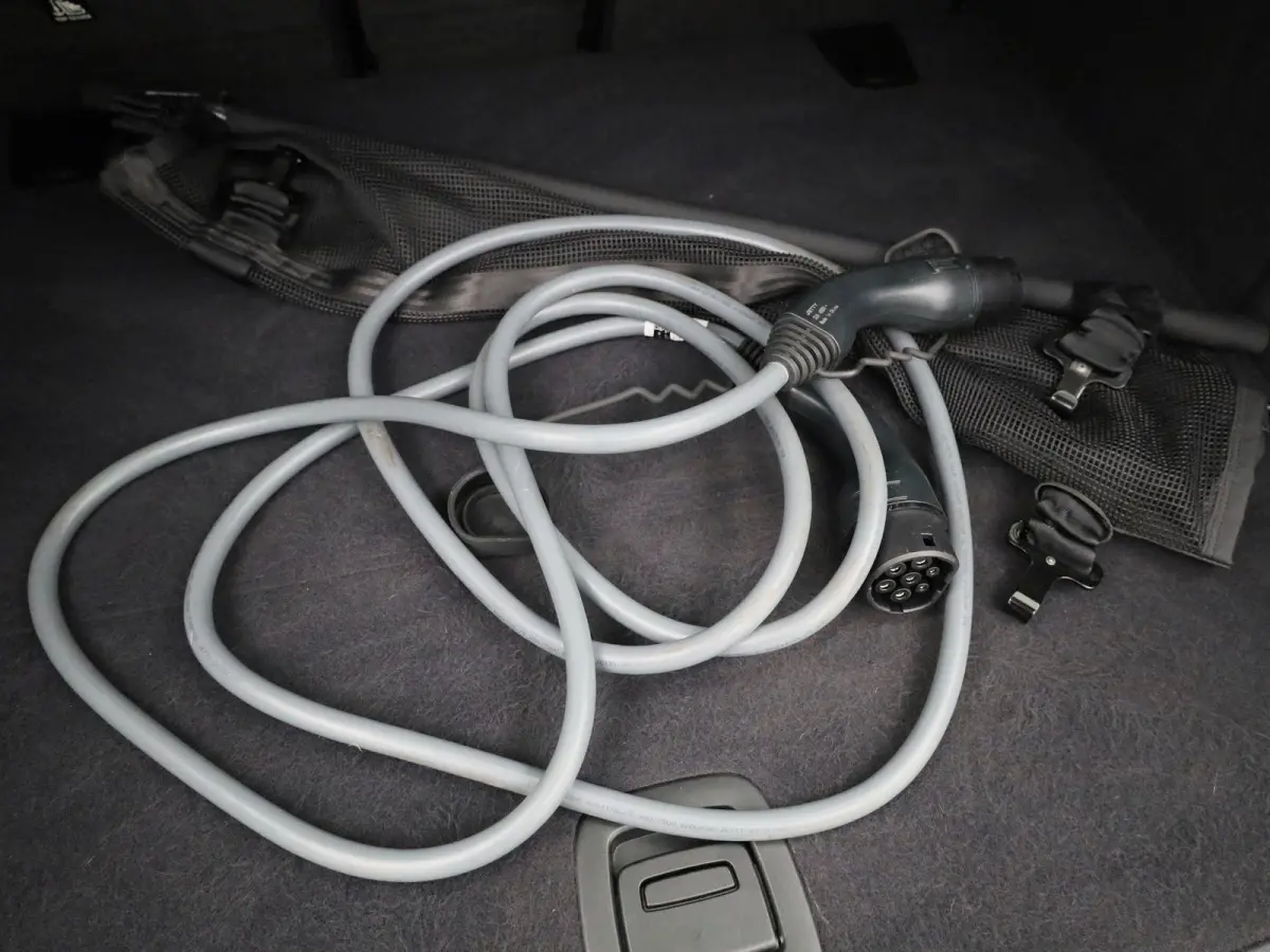 High Executive 80 kWh | M-PAKKET |  PANO-SCHUIFDAK | HEAD-UP | SHADOWLINE | TREKHAAK | HARMAN KARDON | STUURVERWARMING