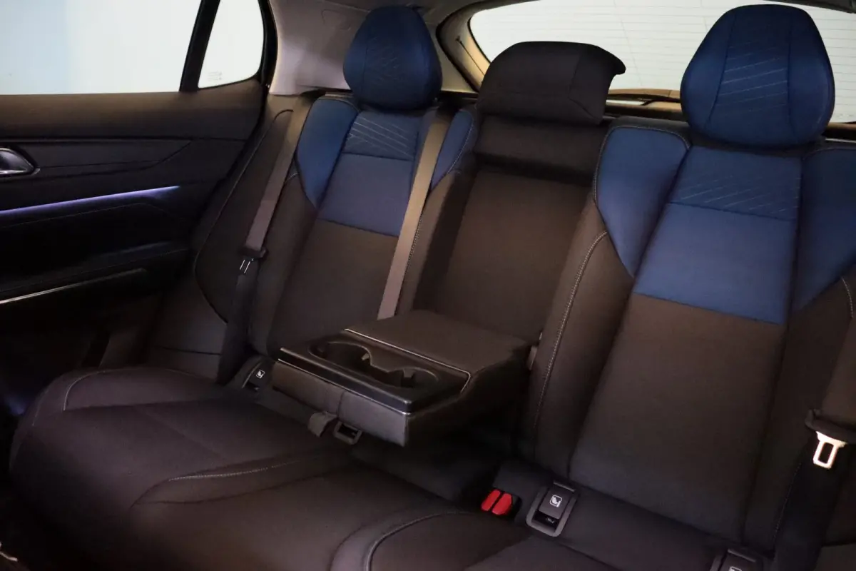 1.5 | 360-CAMERA | SCHUIF / KANTELDAK | STOELVERW + GEHEUGEN | LANE-KEEPING / WARNING | NAVI / APPCONNECT |