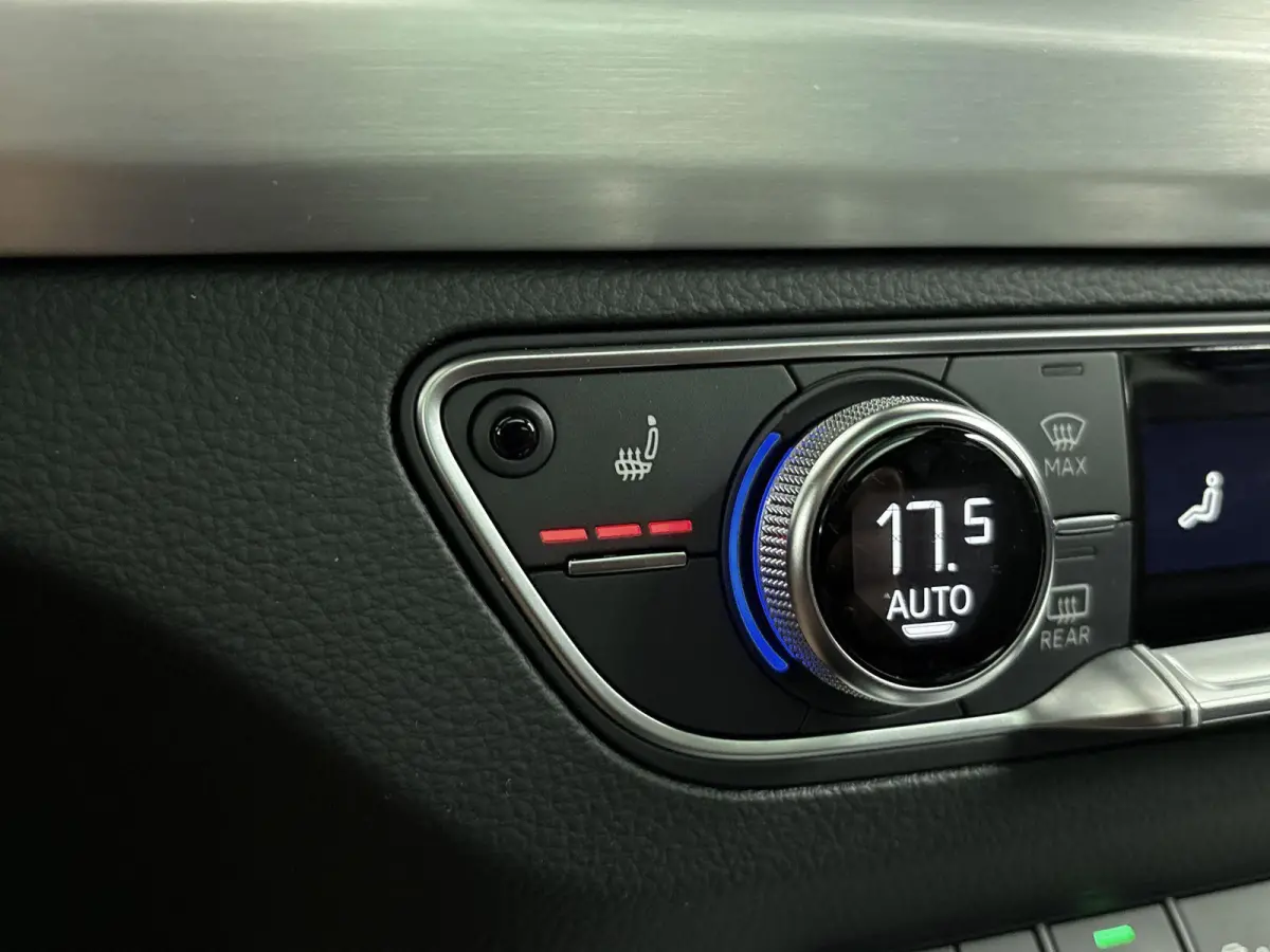 50 TFSI e quattro S edition Airco | Stoelverwarming | Elektrisch Glazen Panoramadak | Bluetooth | Cruise Control | Dakrails | Elektrisch Bedienbare Achterklep | Lederen Stuurwiel | Lichtmeta