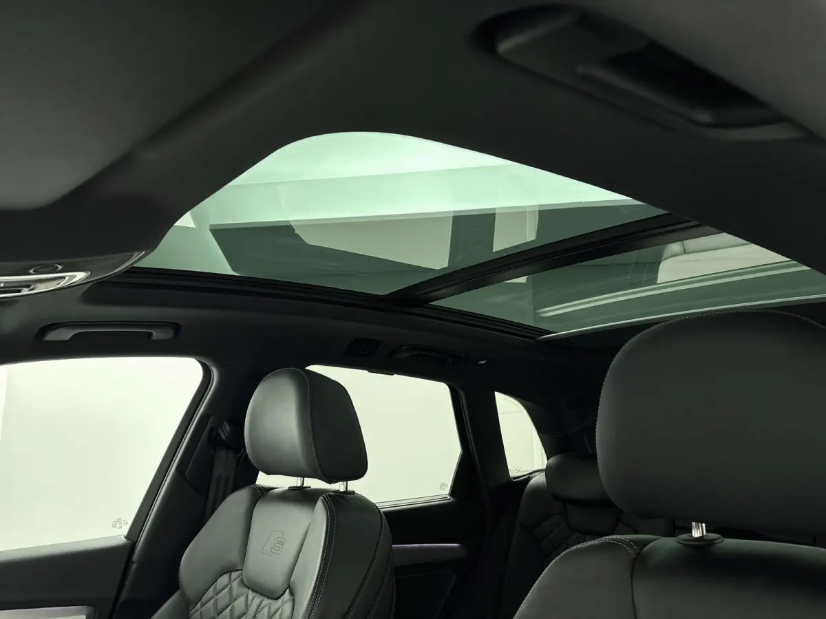 50 TFSI e quattro S edition Airco | Stoelverwarming | Elektrisch Glazen Panoramadak | Bluetooth | Cruise Control | Dakrails | Elektrisch Bedienbare Achterklep | Lederen Stuurwiel | Lichtmeta