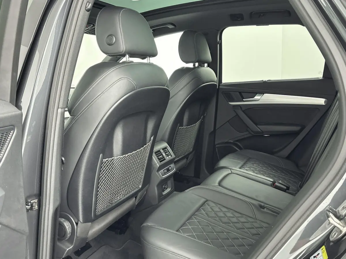 50 TFSI e quattro S edition Airco | Stoelverwarming | Elektrisch Glazen Panoramadak | Bluetooth | Cruise Control | Dakrails | Elektrisch Bedienbare Achterklep | Lederen Stuurwiel | Lichtmeta