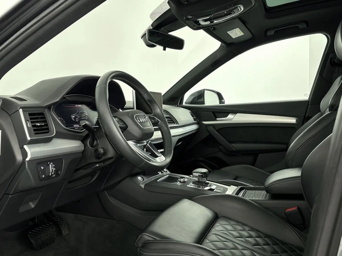 50 TFSI e quattro S edition Airco | Stoelverwarming | Elektrisch Glazen Panoramadak | Bluetooth | Cruise Control | Dakrails | Elektrisch Bedienbare Achterklep | Lederen Stuurwiel | Lichtmeta