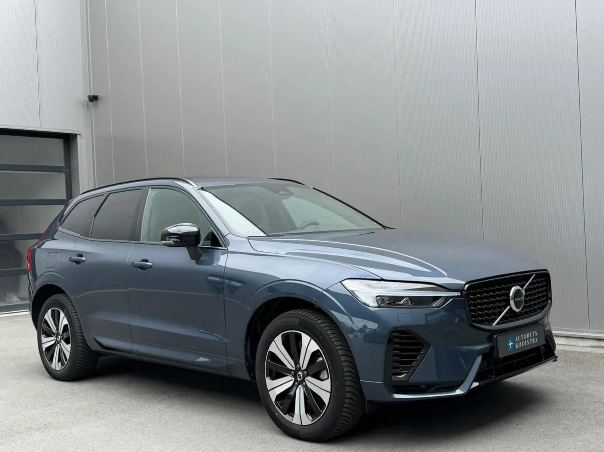 2.0 T6 Plug-in hybrid AWD Plus Dark Panorama|H/K Audio|Keyless