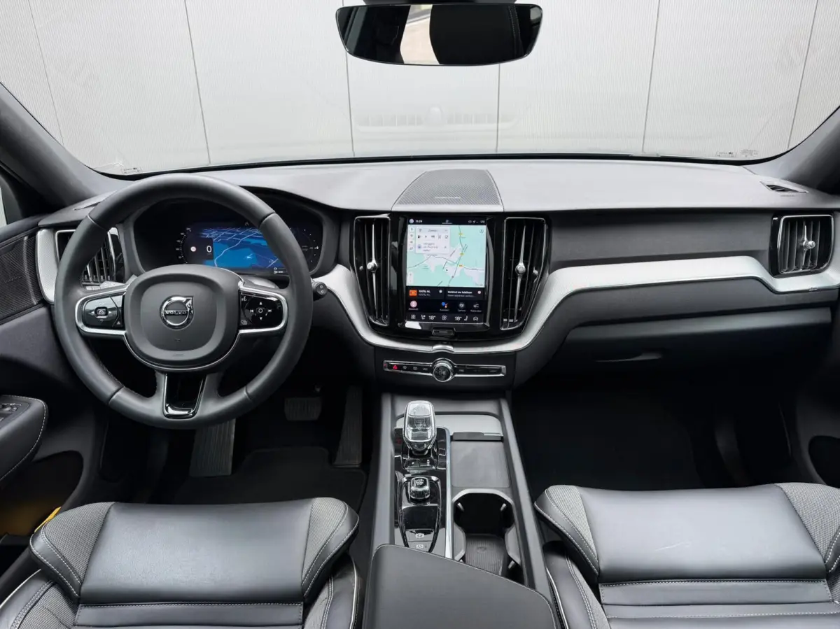 2.0 T6 Plug-in hybrid AWD Plus Dark Panorama|H/K Audio|Keyless