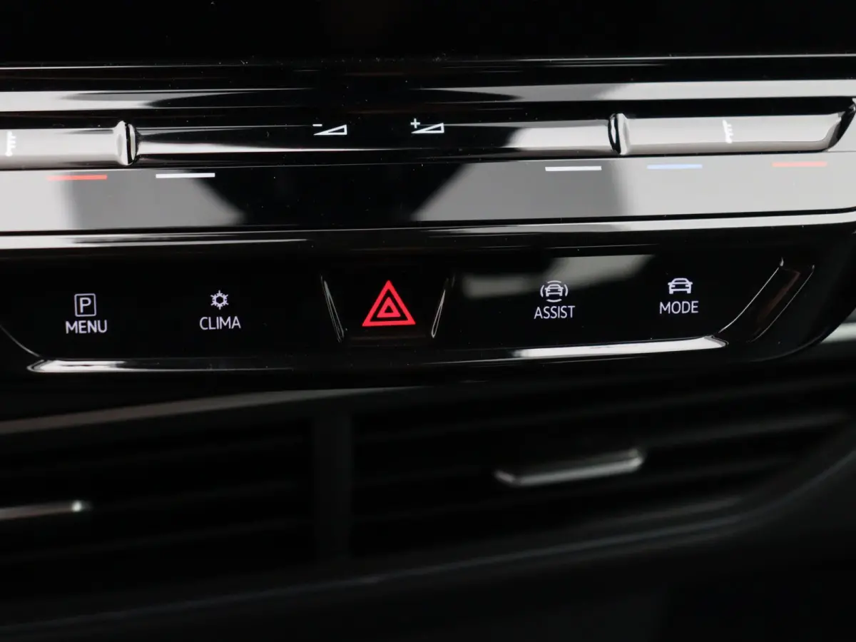 Pro 204 PK| Volkswagen ID.3 Pro | Navigatie | Warmtepomp | Airco | Parkeersensoren Voor/Achter | LED | 19 Inch Velgen |