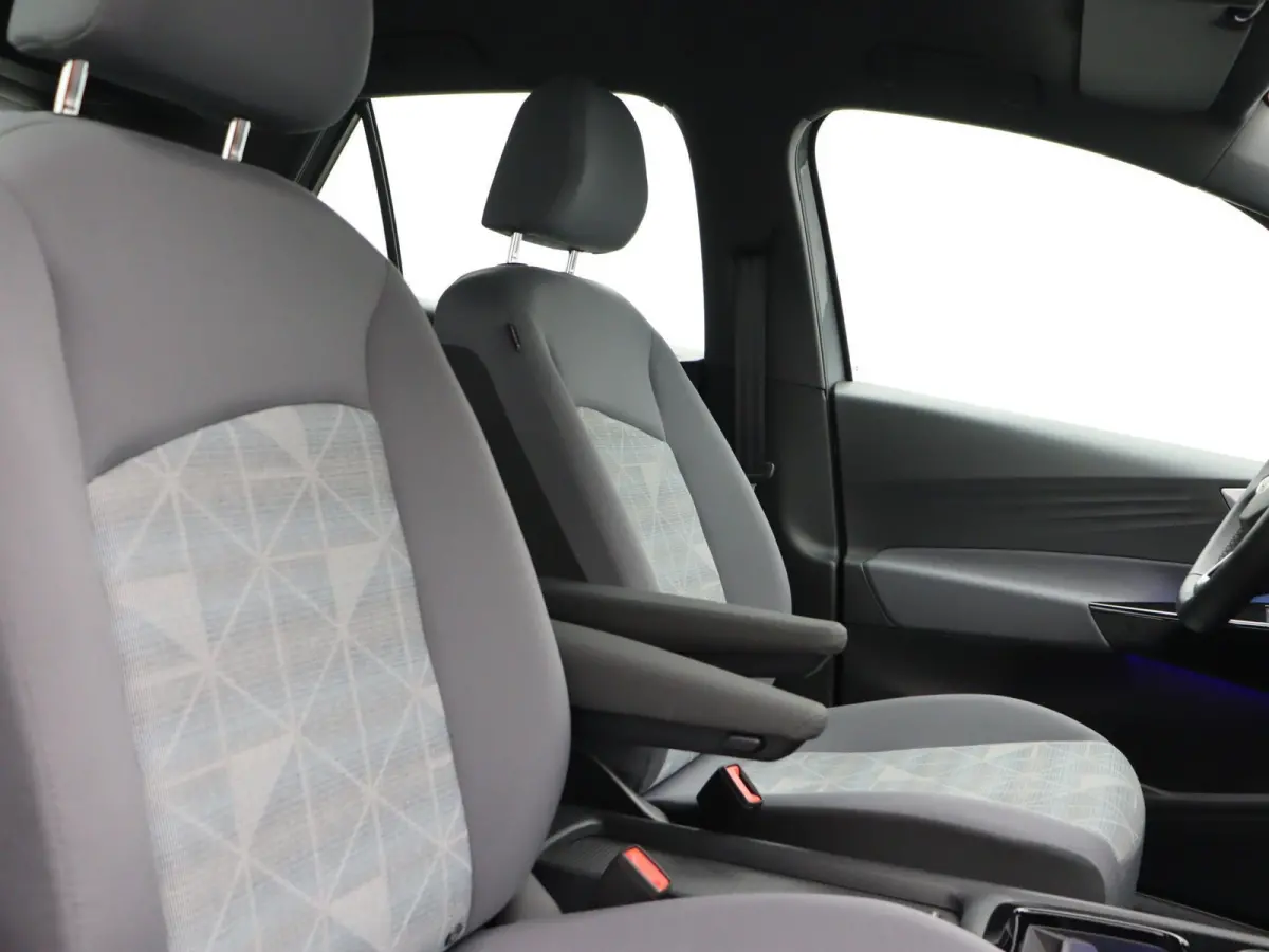 Pro 204 PK| Volkswagen ID.3 Pro | Navigatie | Warmtepomp | Airco | Parkeersensoren Voor/Achter | LED | 19 Inch Velgen |