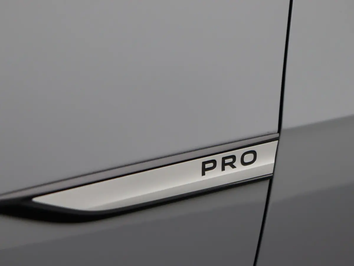 Pro 204 PK| Volkswagen ID.3 Pro | Navigatie | Warmtepomp | Airco | Parkeersensoren Voor/Achter | LED | 19 Inch Velgen |