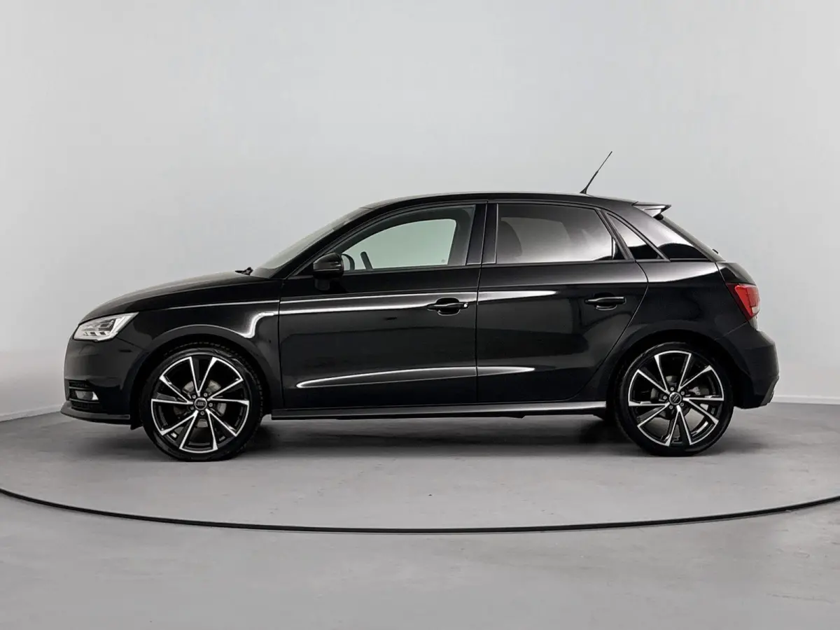 1.0 TFSI Advance Sport
