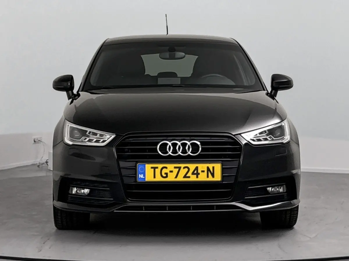 1.0 TFSI Advance Sport