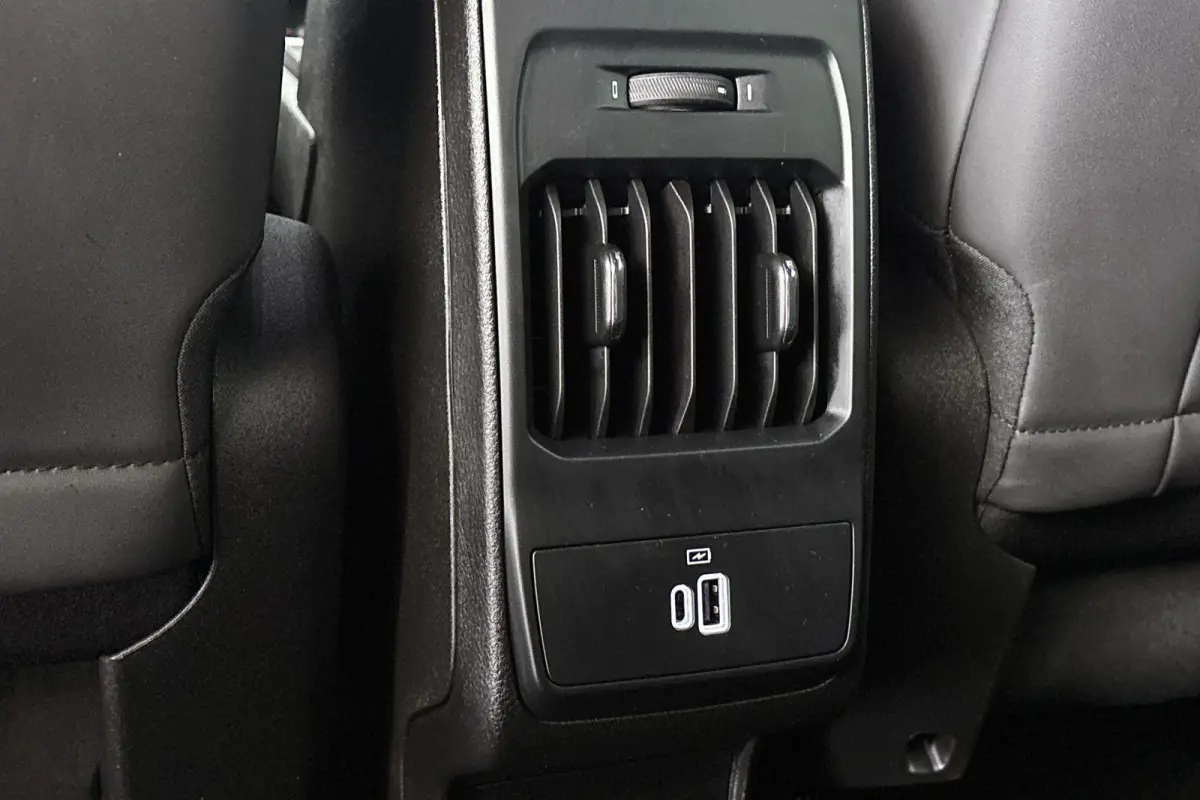 1.3T PHEV Veloce Leder Stoelventilatie Stoelverwarming Harman Kardon Keyless