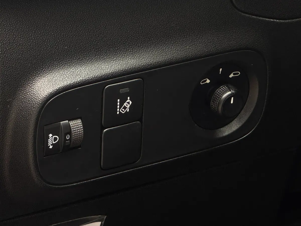 1.2 PureTech S&S Shine | 110 PK | Distributieriem vervangen | NL-Auto | All-Season banden | Camera | Navigatie