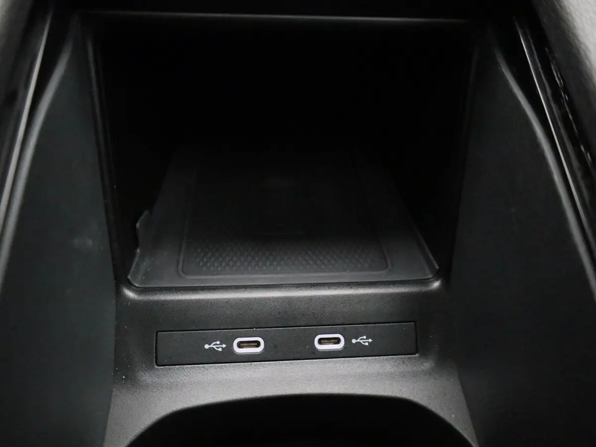 Pure 52 kWh 170 PK| Dealeronderhouden |Panoramadak | Navigatie | Stuurwielverwarming | Parkeersensoren | LED Matrix | 19 Inch Velgen