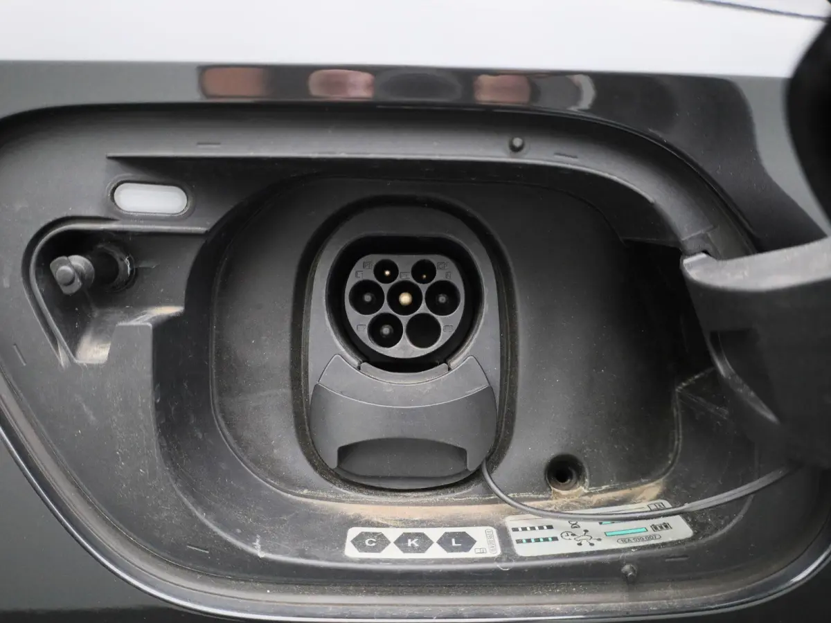 Pure 52 kWh 170 PK| Dealeronderhouden |Panoramadak | Navigatie | Stuurwielverwarming | Parkeersensoren | LED Matrix | 19 Inch Velgen