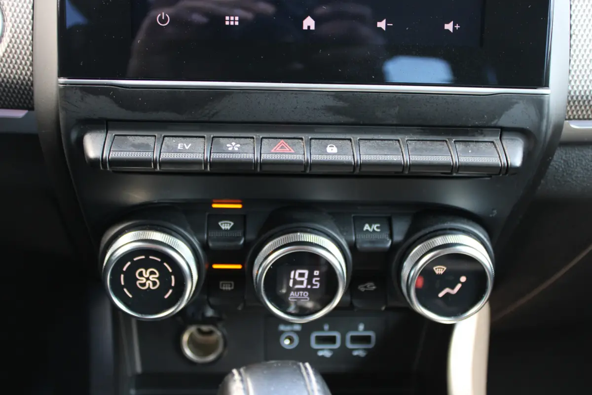 1.6 E-Tech Hybrid 145 Intens
