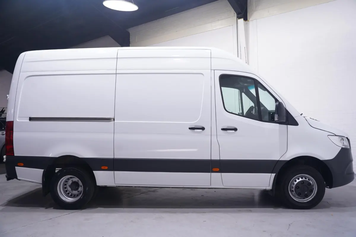 514 CDI 143 pk L2H2 Navi, Camera, Dubbel Lucht Opbergkasten Laadruimte, PDC V+A, 3-Zits