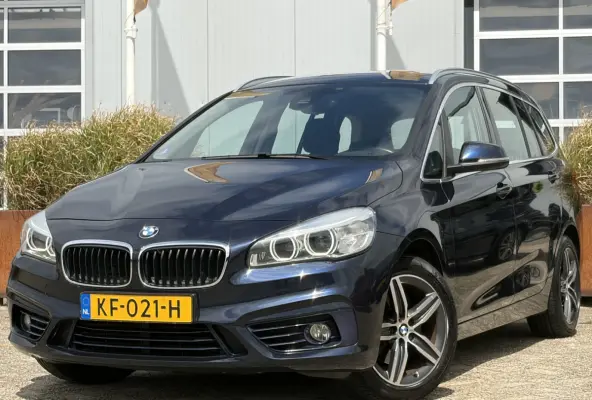 218i 7p. Centennial Executive 136pk | Bluetooth | Cruise control | LED koplampen | Navigatiesysteem | Parkeersensor achter | Rijdt fantastisch!