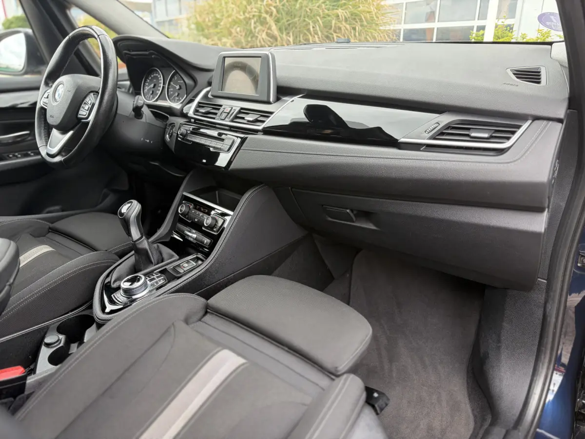 218i 7p. Centennial Executive 136pk | Bluetooth | Cruise control | LED koplampen | Navigatiesysteem | Parkeersensor achter | Rijdt fantastisch!