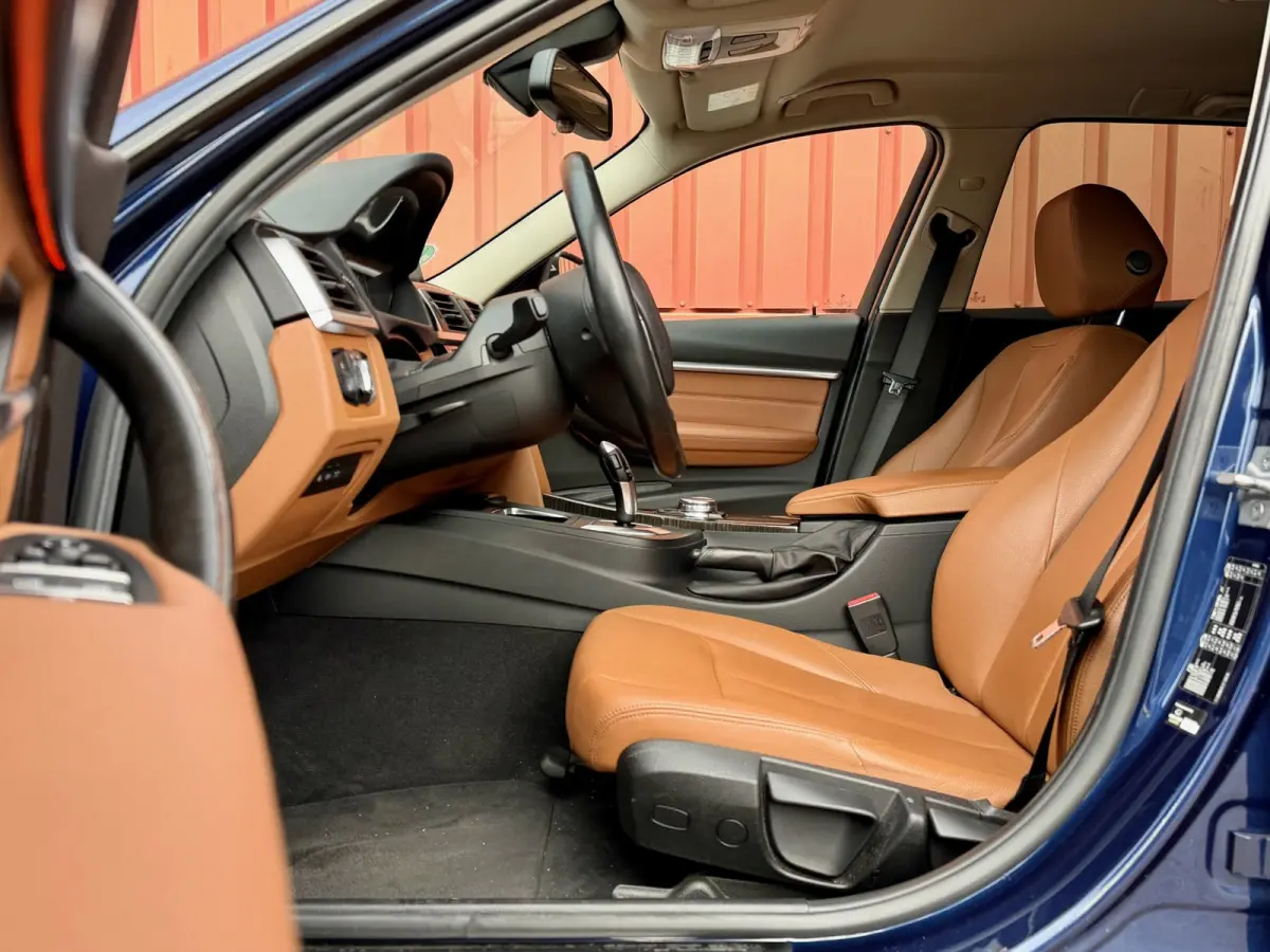 320i Carplay Camera Leer ACC DAP HUD DAB