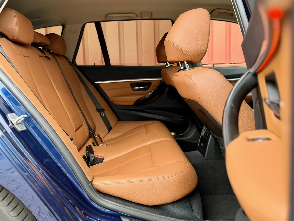 320i Carplay Camera Leer ACC DAP HUD DAB