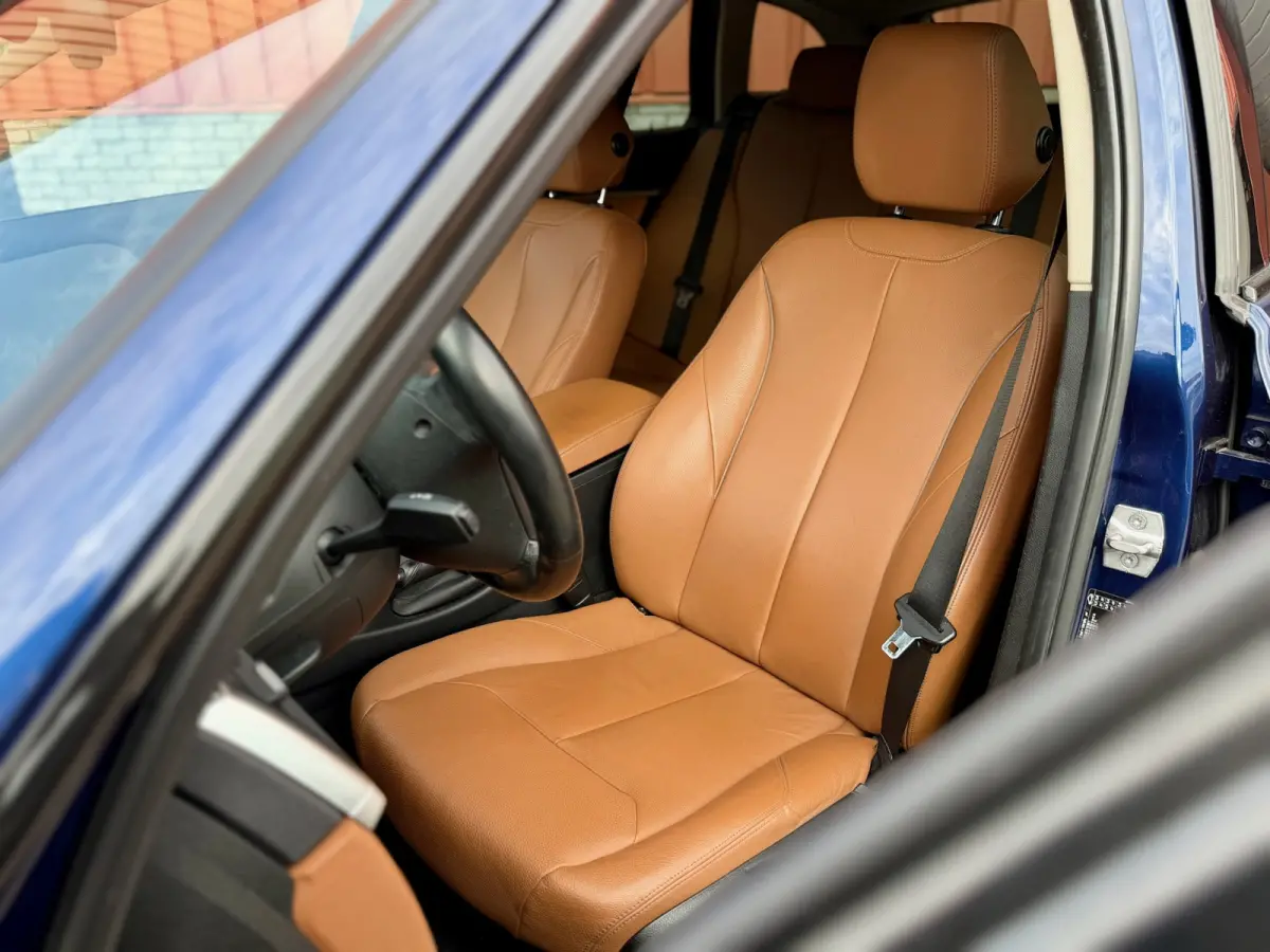 320i Carplay Camera Leer ACC DAP HUD DAB