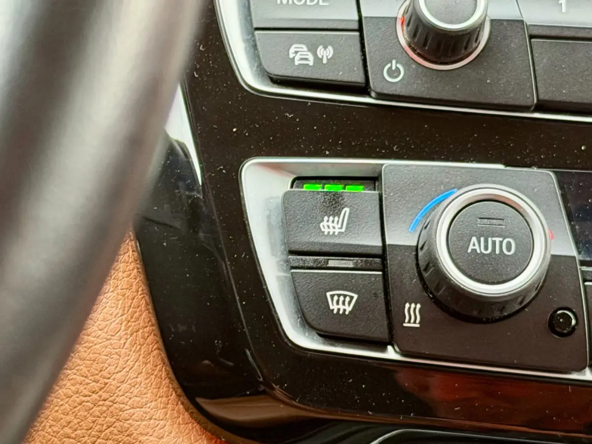 320i Carplay Camera Leer ACC DAP HUD DAB