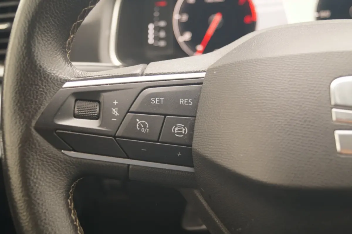 1.0 EcoTSI Style Business Intense -NAVI-ECC-PDC-DIGI-