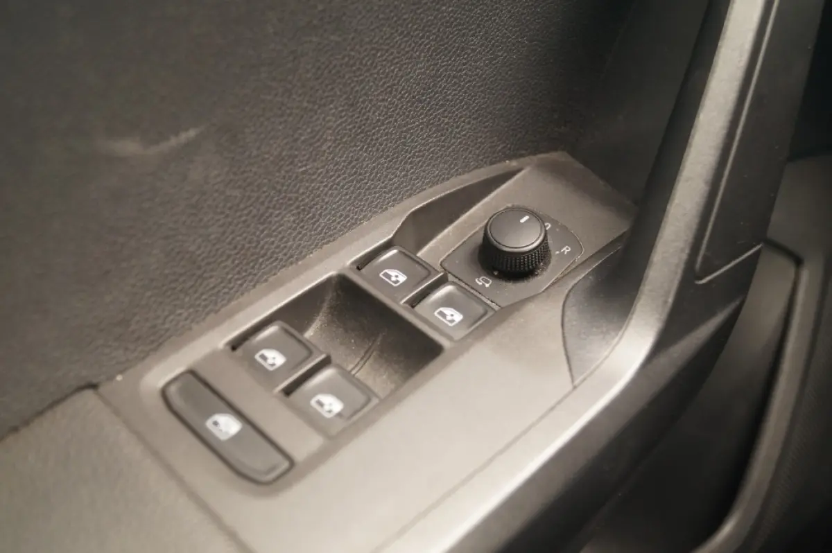 1.0 EcoTSI Style Business Intense -NAVI-ECC-PDC-DIGI-