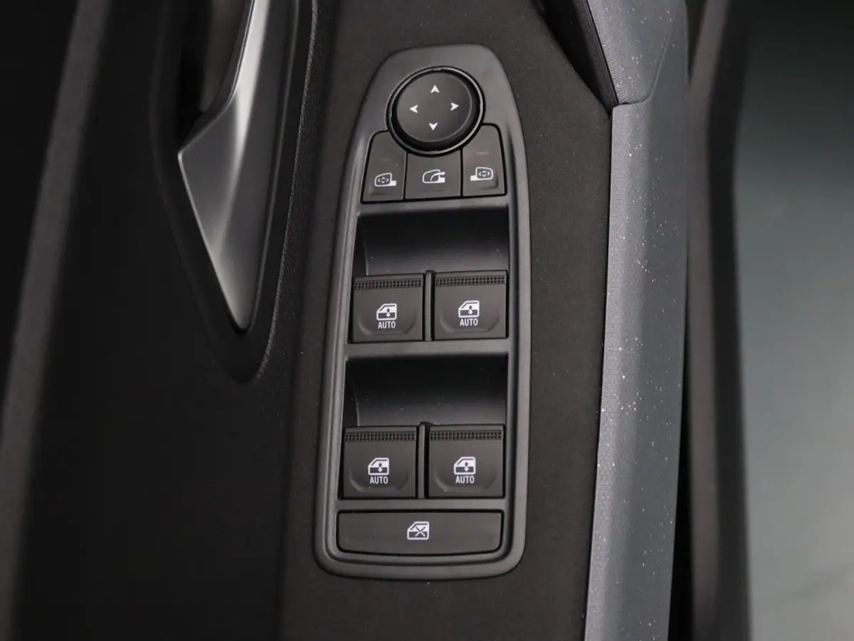 155pk Hybrid Limited Edition Apple Carplay/Android Auto | Climate