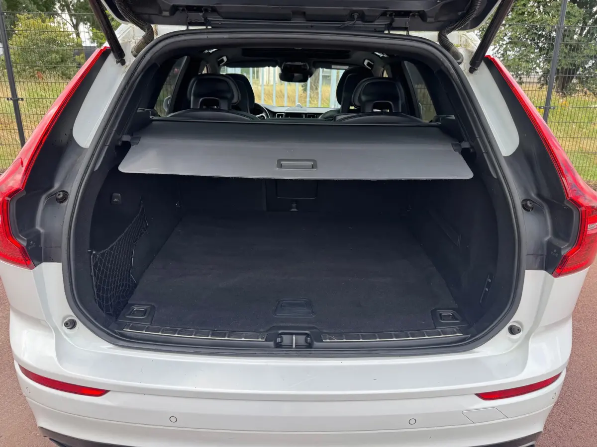 2.0 T8 Twin Engine AWD R-Design Panodak Luchtvering LED 21inch
