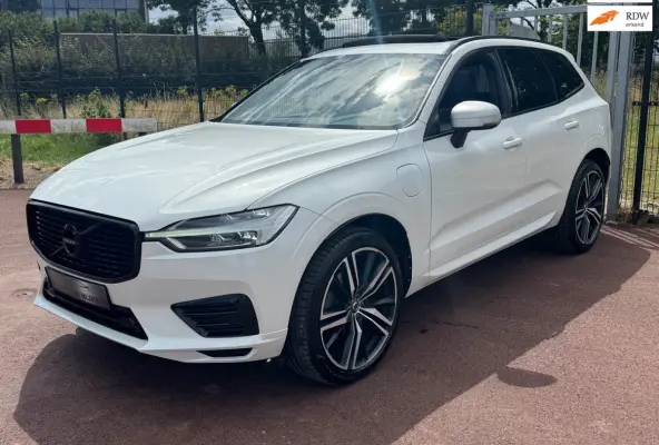2.0 T8 Twin Engine AWD R-Design Panodak Luchtvering LED 21inch