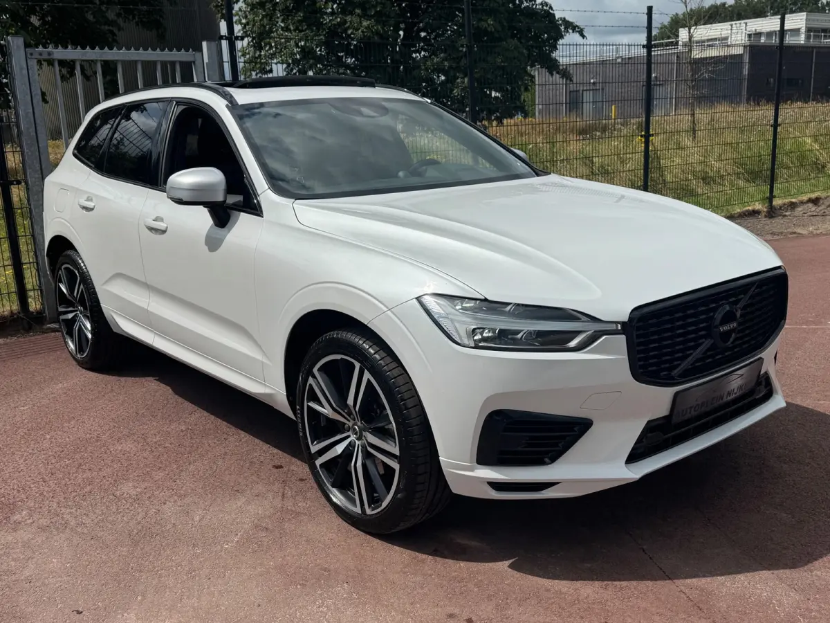 2.0 T8 Twin Engine AWD R-Design Panodak Luchtvering LED 21inch