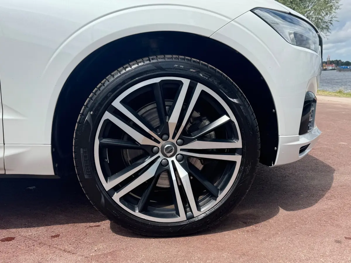 2.0 T8 Twin Engine AWD R-Design Panodak Luchtvering LED 21inch