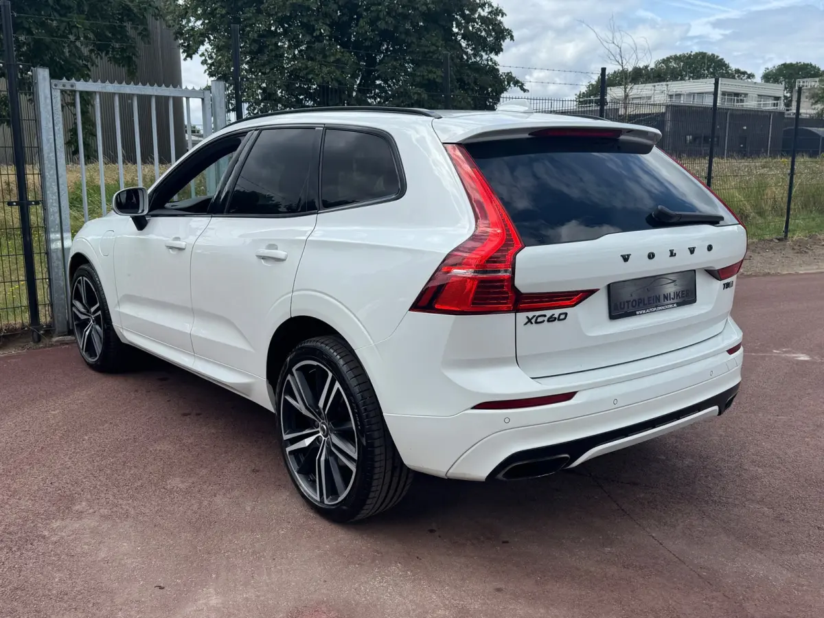 2.0 T8 Twin Engine AWD R-Design Panodak Luchtvering LED 21inch
