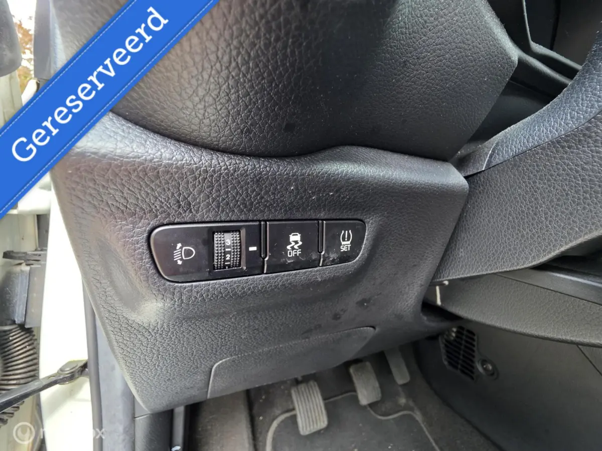 1.0 Navigator comfortplus Camera CarPlay Airco
