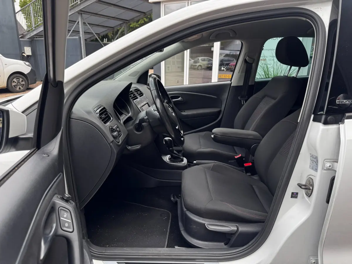 1.2 TSI Comfortline Business R-Line | Automaat | PDC voor + achter | Stoelverwarming | Climate control | Navigatie
