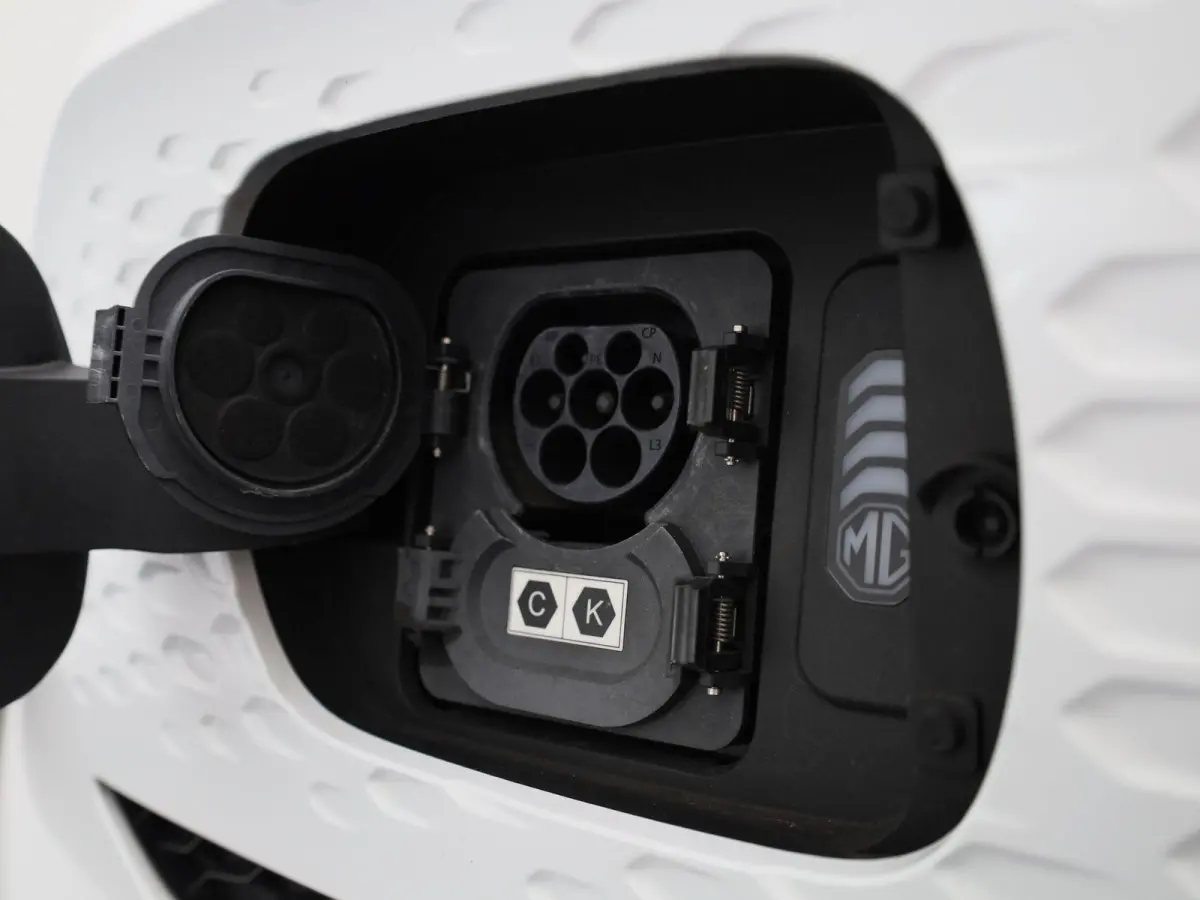 MG EV Standard Range Comfort 50 kWh | SOH 88%| ACHTERUITRIJCAMERA | APPLE CARPLAY - ANDROID AUTO | KEYLESS | CLIMATE CONTROL | CRUISE CONTROL |