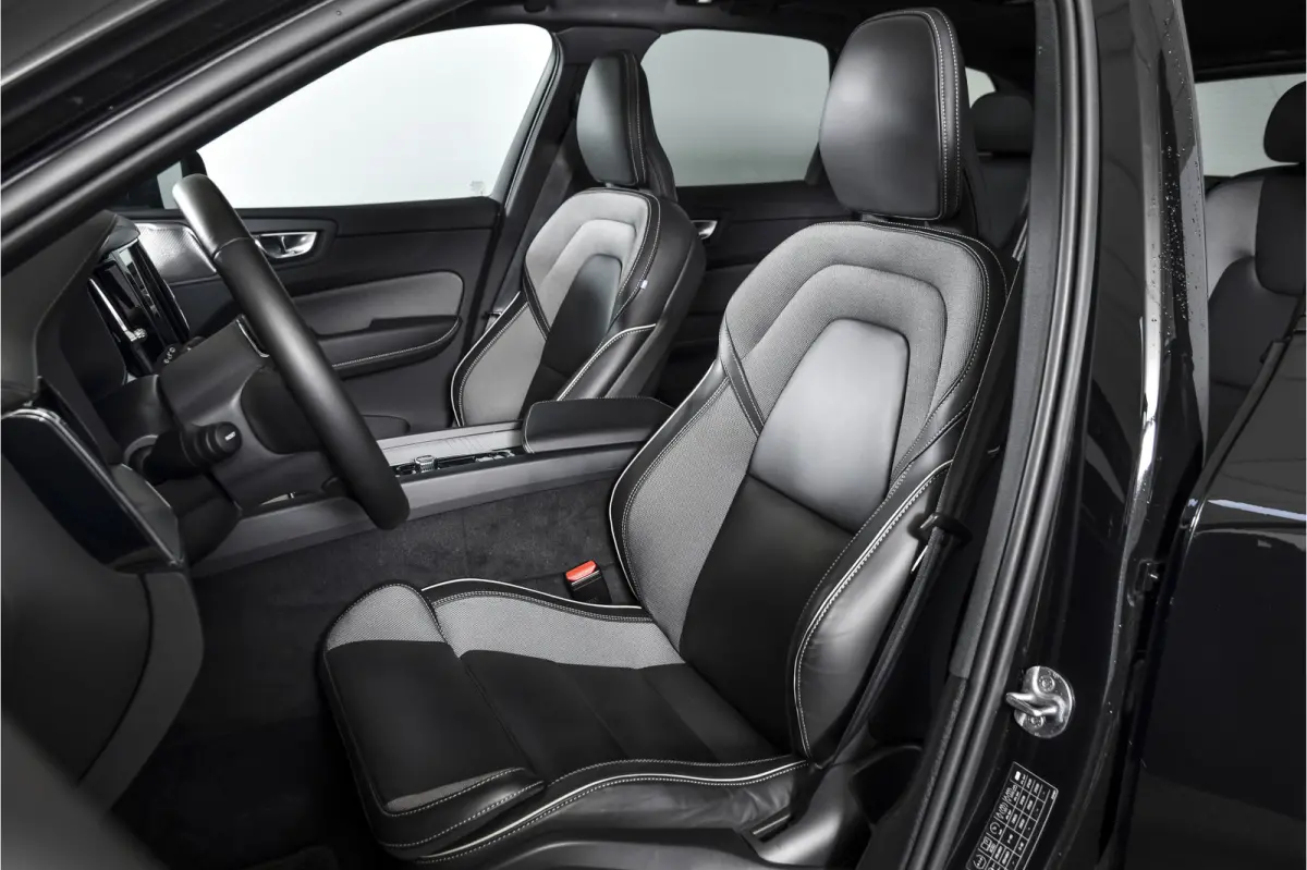 2.0 T6 Plug-in hybrid AWD Ultra Black Edition | S/K-Panodak | Elek. Trekhaak | Alarmklasse 3 | Dig. Cockpit | Adapt. Cruise | Memory Stoelen | Elek. Klep | Stoel-+stuurverw. | Camera | NAV+A