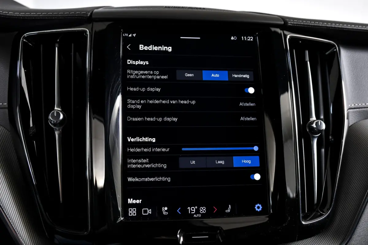 2.0 T6 Plug-in hybrid AWD Ultra Black Edition | S/K-Panodak | Elek. Trekhaak | Alarmklasse 3 | Dig. Cockpit | Adapt. Cruise | Memory Stoelen | Elek. Klep | Stoel-+stuurverw. | Camera | NAV+A