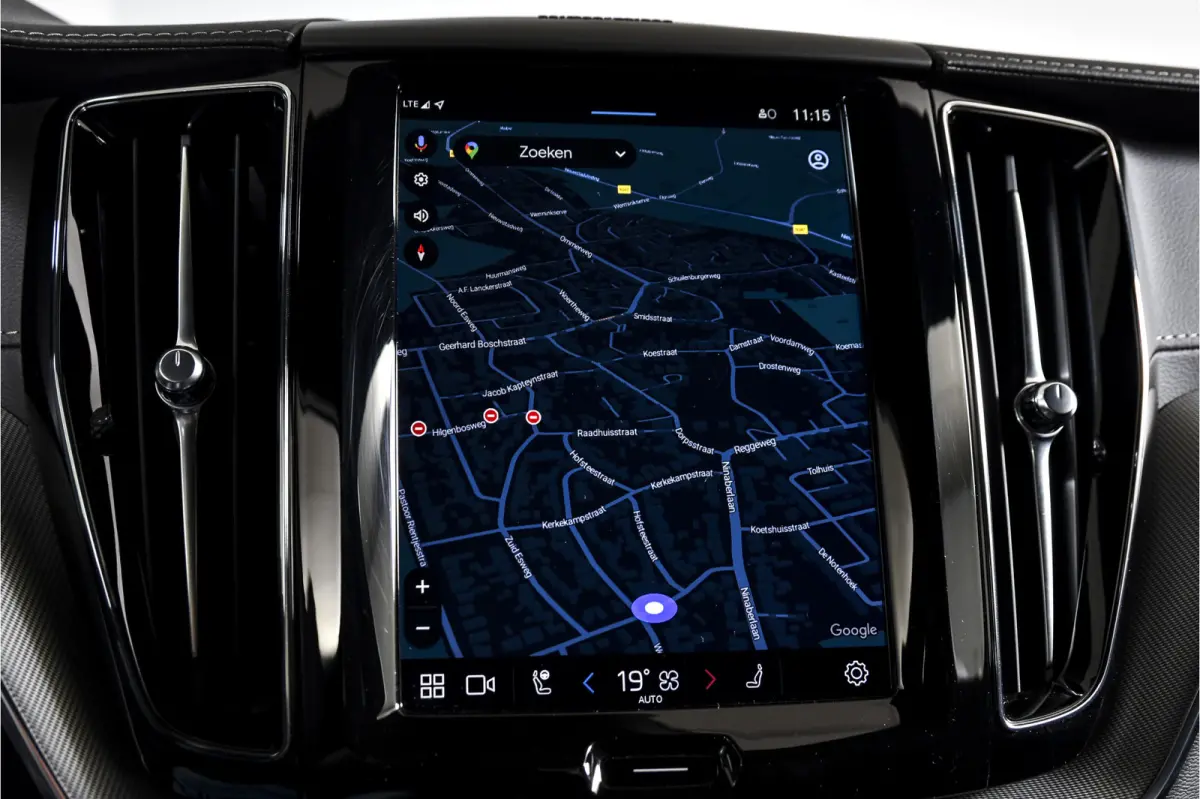 2.0 T6 Plug-in hybrid AWD Ultra Black Edition | S/K-Panodak | Elek. Trekhaak | Alarmklasse 3 | Dig. Cockpit | Adapt. Cruise | Memory Stoelen | Elek. Klep | Stoel-+stuurverw. | Camera | NAV+A