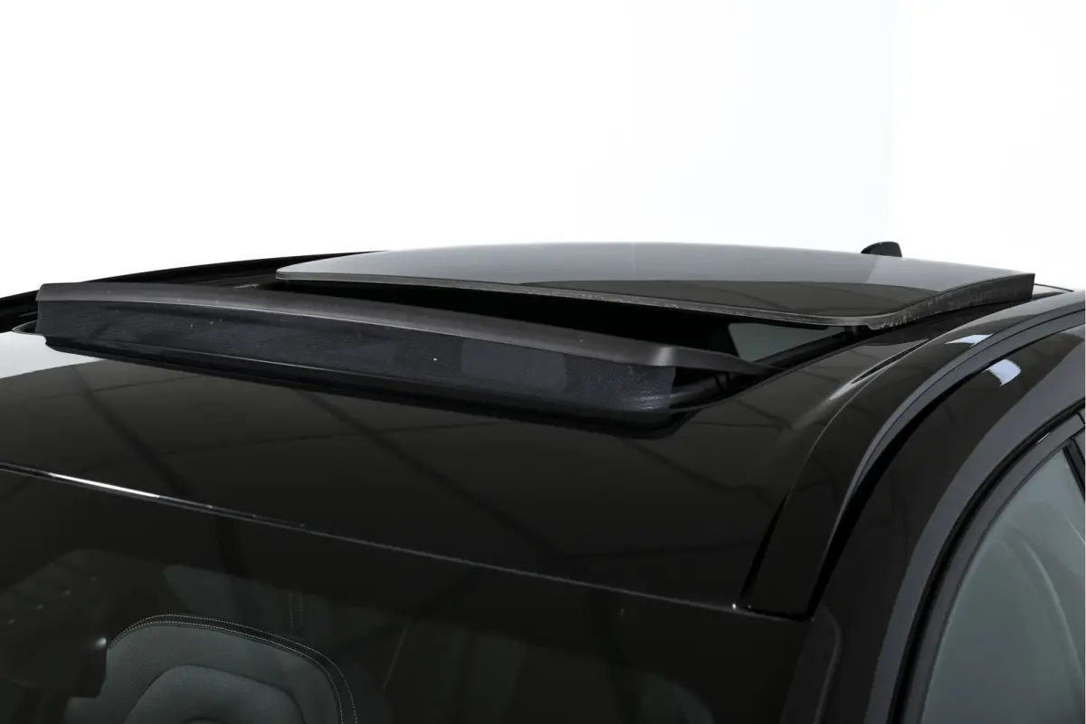 2.0 T6 Plug-in hybrid AWD Ultra Black Edition | S/K-Panodak | Elek. Trekhaak | Alarmklasse 3 | Dig. Cockpit | Adapt. Cruise | Memory Stoelen | Elek. Klep | Stoel-+stuurverw. | Camera | NAV+A