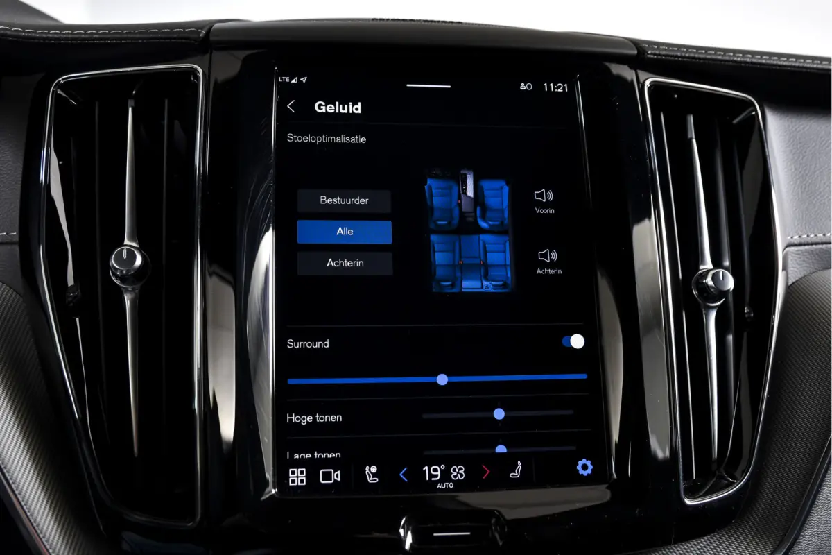 2.0 T6 Plug-in hybrid AWD Ultra Black Edition | S/K-Panodak | Elek. Trekhaak | Alarmklasse 3 | Dig. Cockpit | Adapt. Cruise | Memory Stoelen | Elek. Klep | Stoel-+stuurverw. | Camera | NAV+A