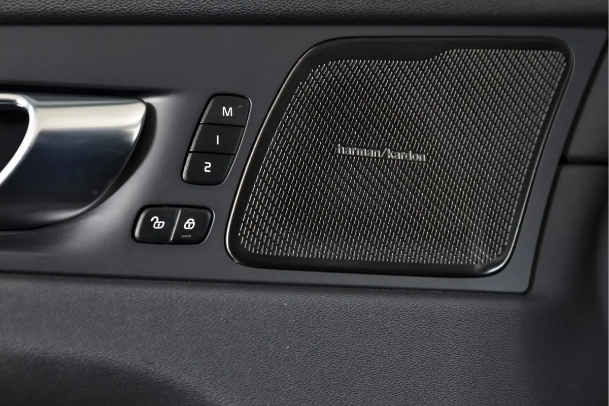 2.0 T6 Plug-in hybrid AWD Ultra Black Edition | S/K-Panodak | Elek. Trekhaak | Alarmklasse 3 | Dig. Cockpit | Adapt. Cruise | Memory Stoelen | Elek. Klep | Stoel-+stuurverw. | Camera | NAV+A