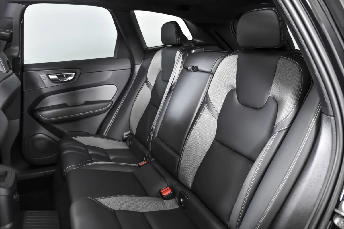 2.0 T6 Plug-in hybrid AWD Ultra Black Edition | S/K-Panodak | Elek. Trekhaak | Alarmklasse 3 | Dig. Cockpit | Adapt. Cruise | Memory Stoelen | Elek. Klep | Stoel-+stuurverw. | Camera | NAV+A