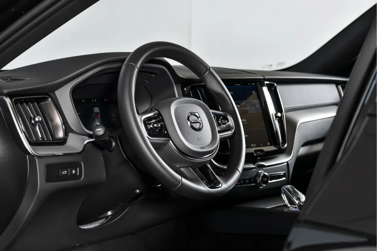 2.0 T6 Plug-in hybrid AWD Ultra Black Edition | S/K-Panodak | Elek. Trekhaak | Alarmklasse 3 | Dig. Cockpit | Adapt. Cruise | Memory Stoelen | Elek. Klep | Stoel-+stuurverw. | Camera | NAV+A